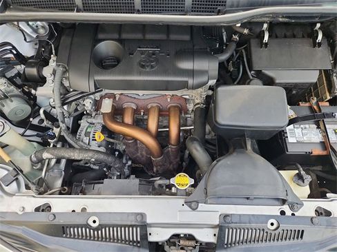 Used 2012 Toyota Sienna LE image 25