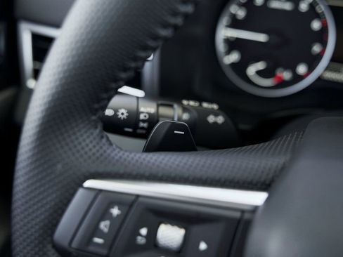 Used 2025 Mitsubishi Outlander SE image 36