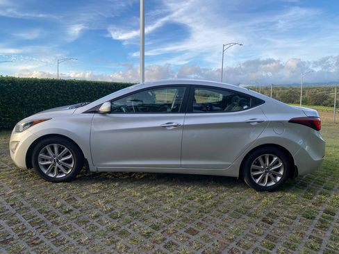 Used 2015 Hyundai Elantra SE w/ Option Group 02 FWD image 4