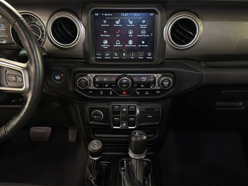 Used 2020 Jeep Gladiator Overland image 18