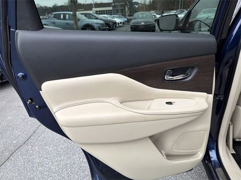 Used 2019 Nissan Murano Platinum image 22