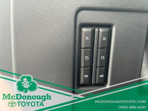 Used 2024 Ford Expedition Platinum AWD/4WD image 8