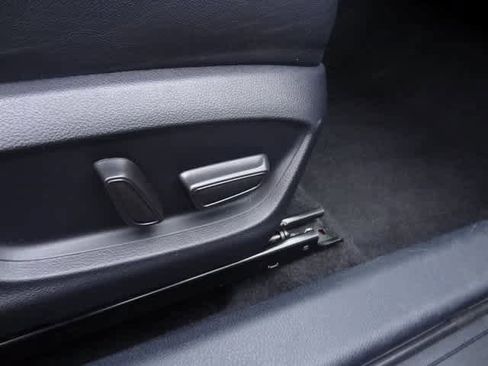 Used 2022 Toyota Avalon XLE image 25