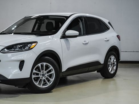 Used 2021 Ford Escape SE FWD image 6