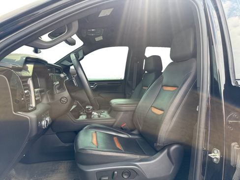 Used 2023 GMC Sierra 1500 AT4 w/ Technology Package AWD/4WD image 9