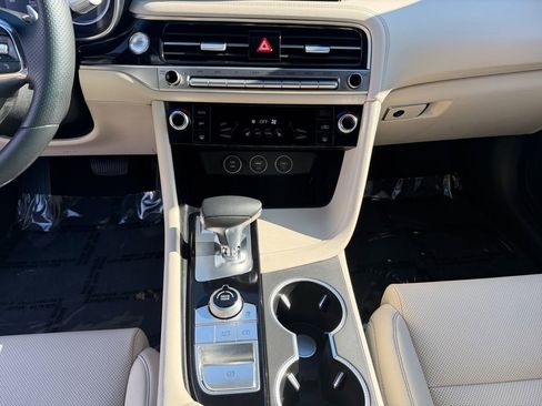 Used 2026 Genesis G70 2.5T image 11