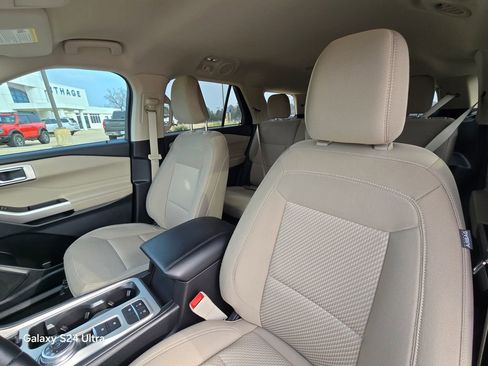 Used 2023 Ford Explorer XLT w/ Class IV Trailer Tow Package image 13