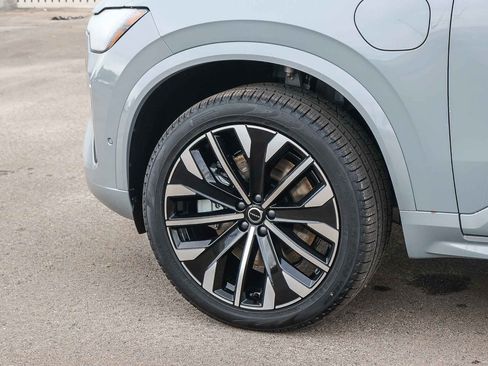 New 2026 Volvo XC90 T8 Ultra image 9