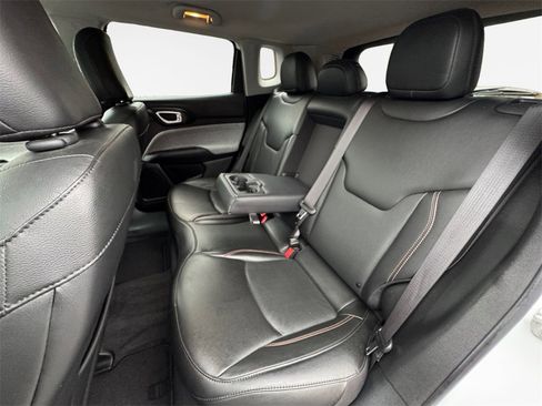 Certified 2022 Jeep Compass Latitude image 27