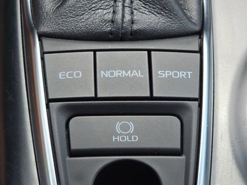 Used 2018 Toyota Camry XSE FWD image 15