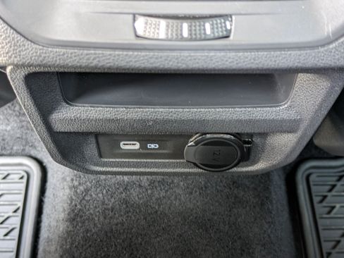 Certified 2023 Volkswagen Tiguan SE FWD image 15