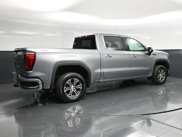 Used 2025 GMC Sierra 1500 SLT AWD/4WD image 4