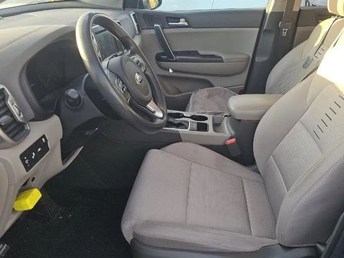Used 2018 Kia Sportage LX w/ LX Technology Package FWD image 8