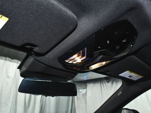 Used 2025 BMW 760i xDrive image 47