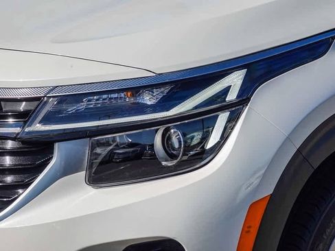 Certified 2024 Kia Seltos S image 8