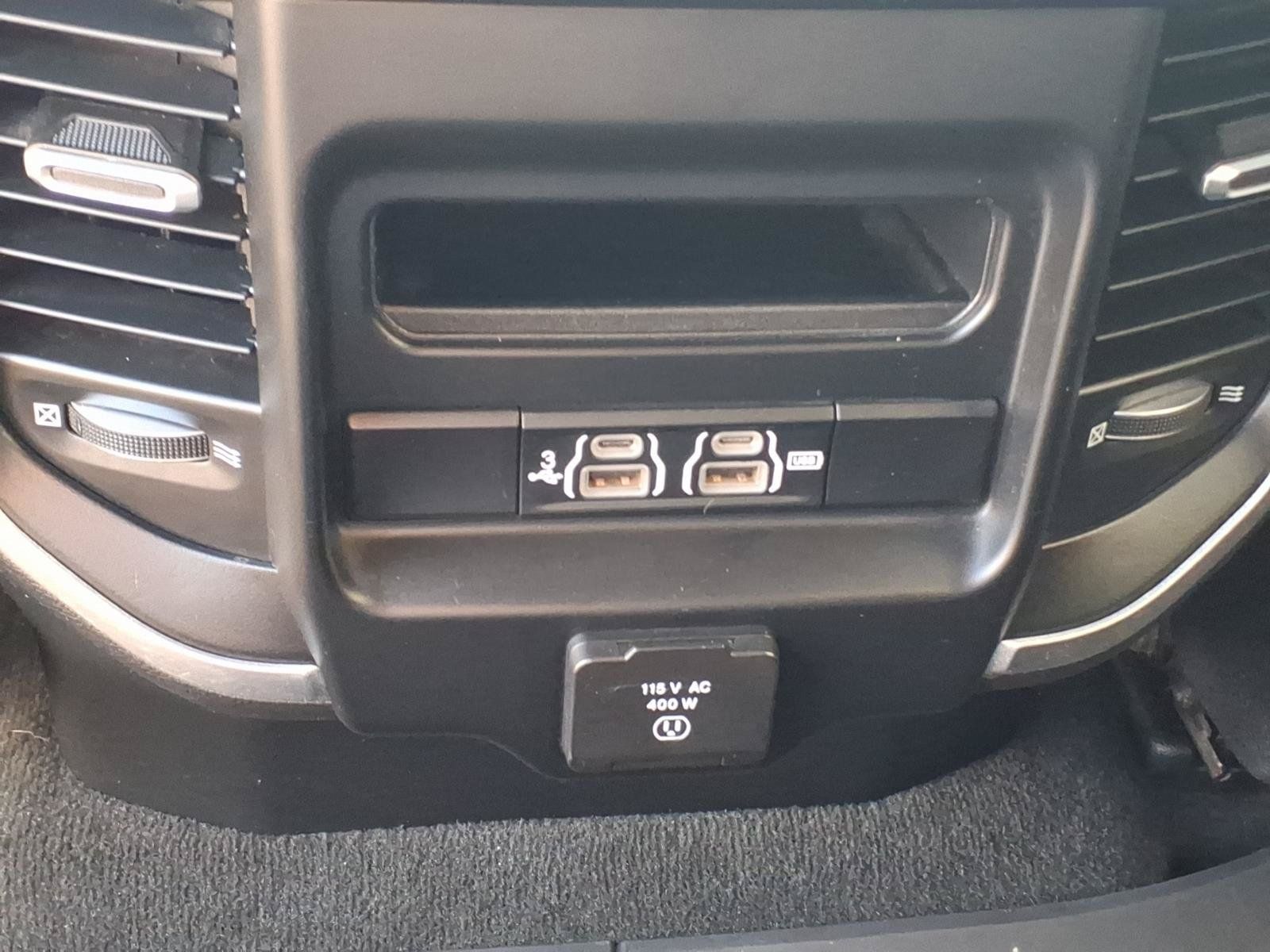 Used 2020 RAM 1500 Laramie w/ Sport Appearance Package AWD/4WD image 18