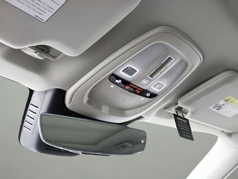 New 2025 Volvo XC90 T8 Core w/ Protection Package image 25