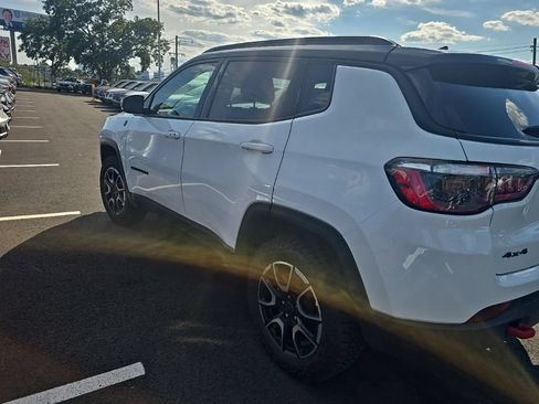 Used 2025 Jeep Compass Trailhawk AWD/4WD image 4
