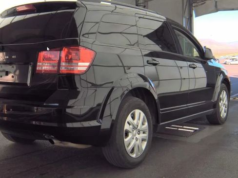 Used 2019 Dodge Journey SE image 5