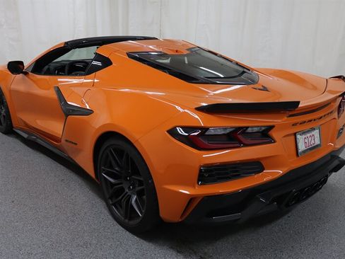 Used 2024 Chevrolet Corvette Z06 RWD image 5