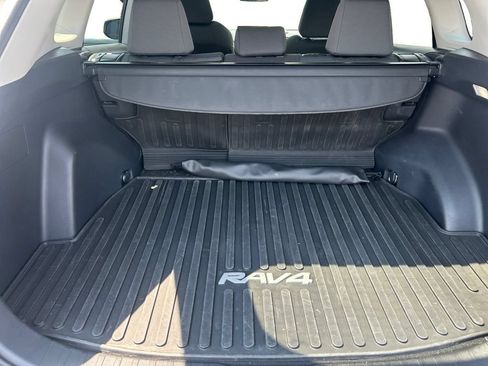 Used 2025 Toyota RAV4 XLE w/ Convenience Package AWD/4WD image 28