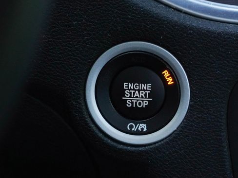 Used 2017 Dodge Charger SE AWD/4WD image 18