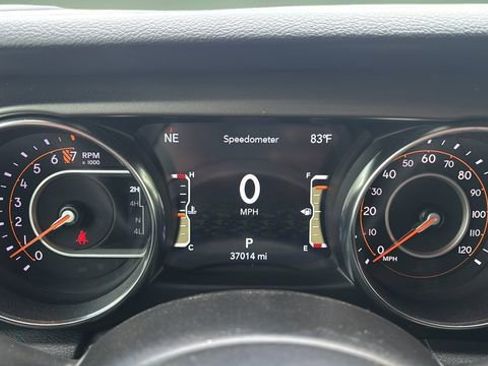 Used 2021 Jeep Gladiator Willys image 12