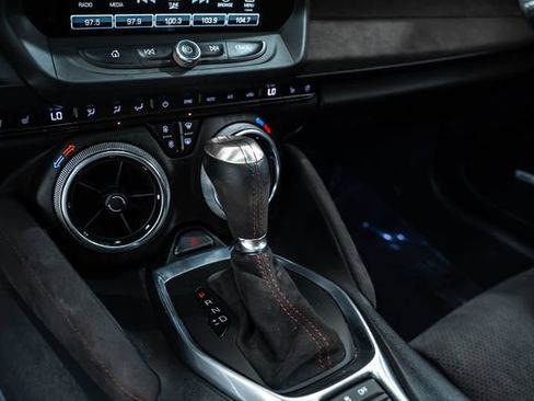 Used 2018 Chevrolet Camaro ZL1 RWD image 26