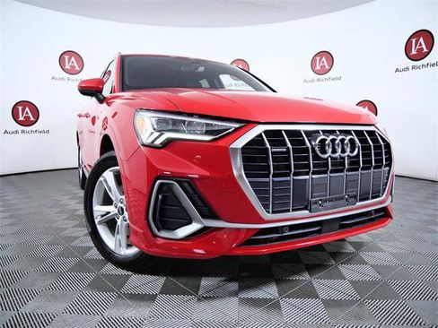 Used 2022 Audi Q3 2.0T Premium Plus w/ Premium Plus Package image 2