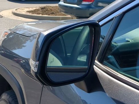 Used 2022 Toyota RAV4 XLE image 18