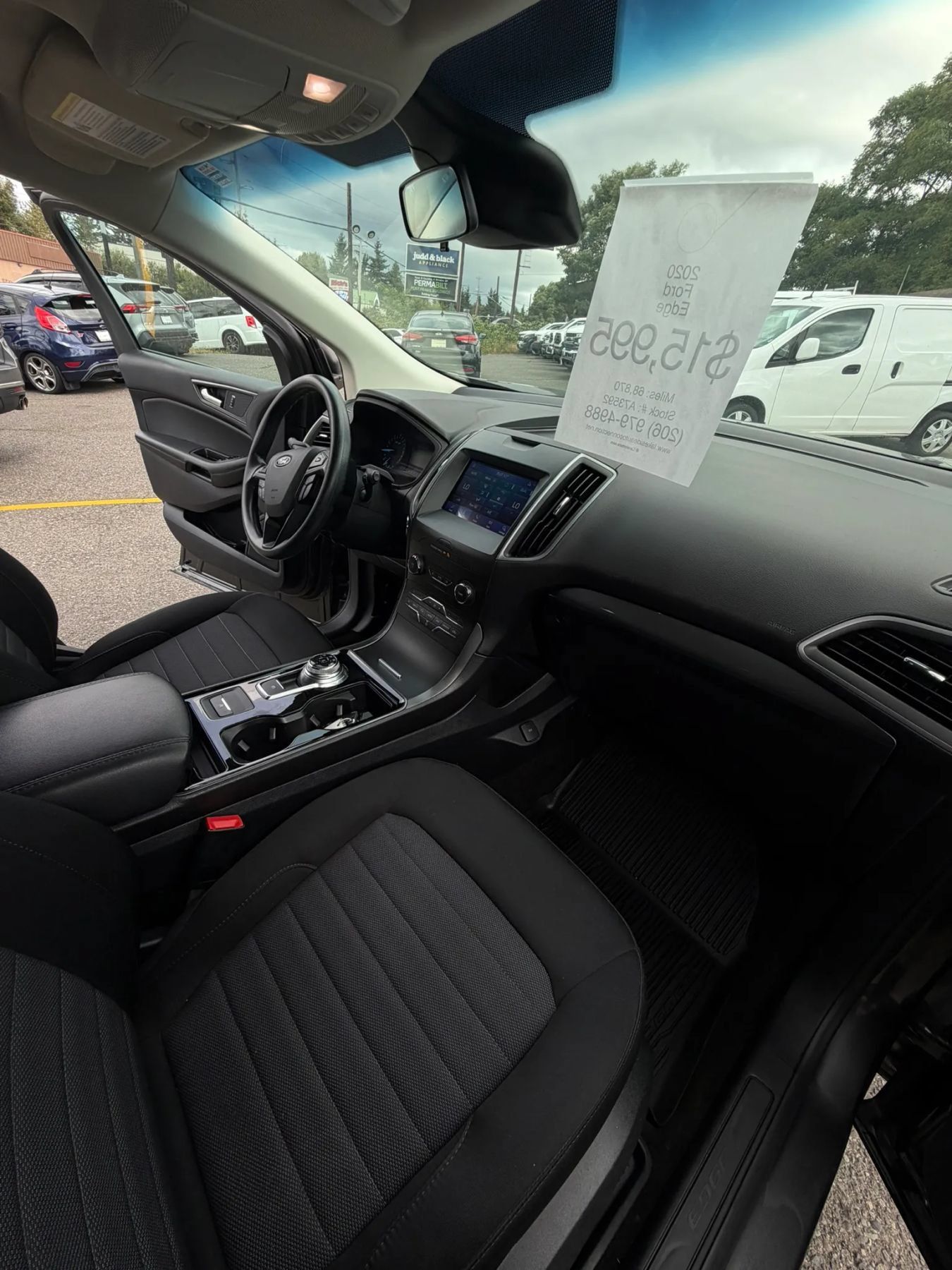 Used 2020 Ford Edge SE FWD image 25