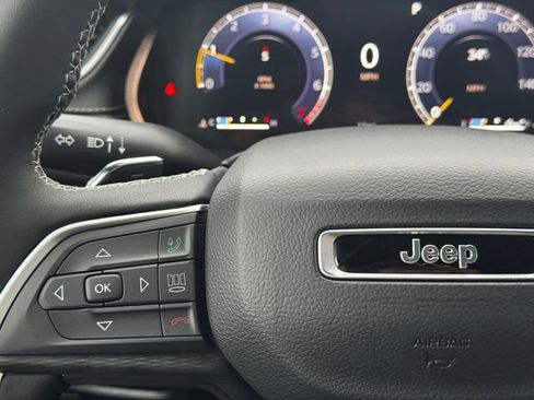 New 2025 Jeep Grand Cherokee 4WD image 27