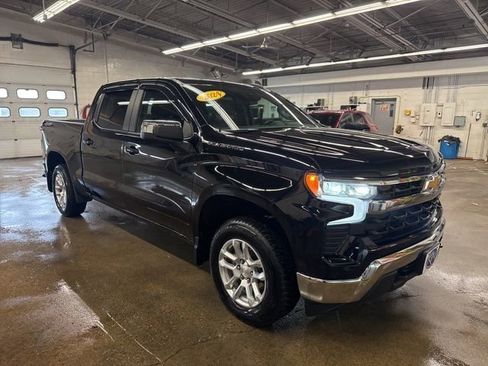 Used 2024 Chevrolet Silverado 1500 LT AWD/4WD image 8