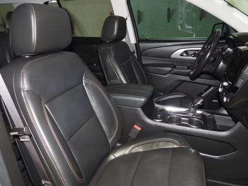 Used 2021 Chevrolet Traverse LT w/ LT Premium Package FWD image 44