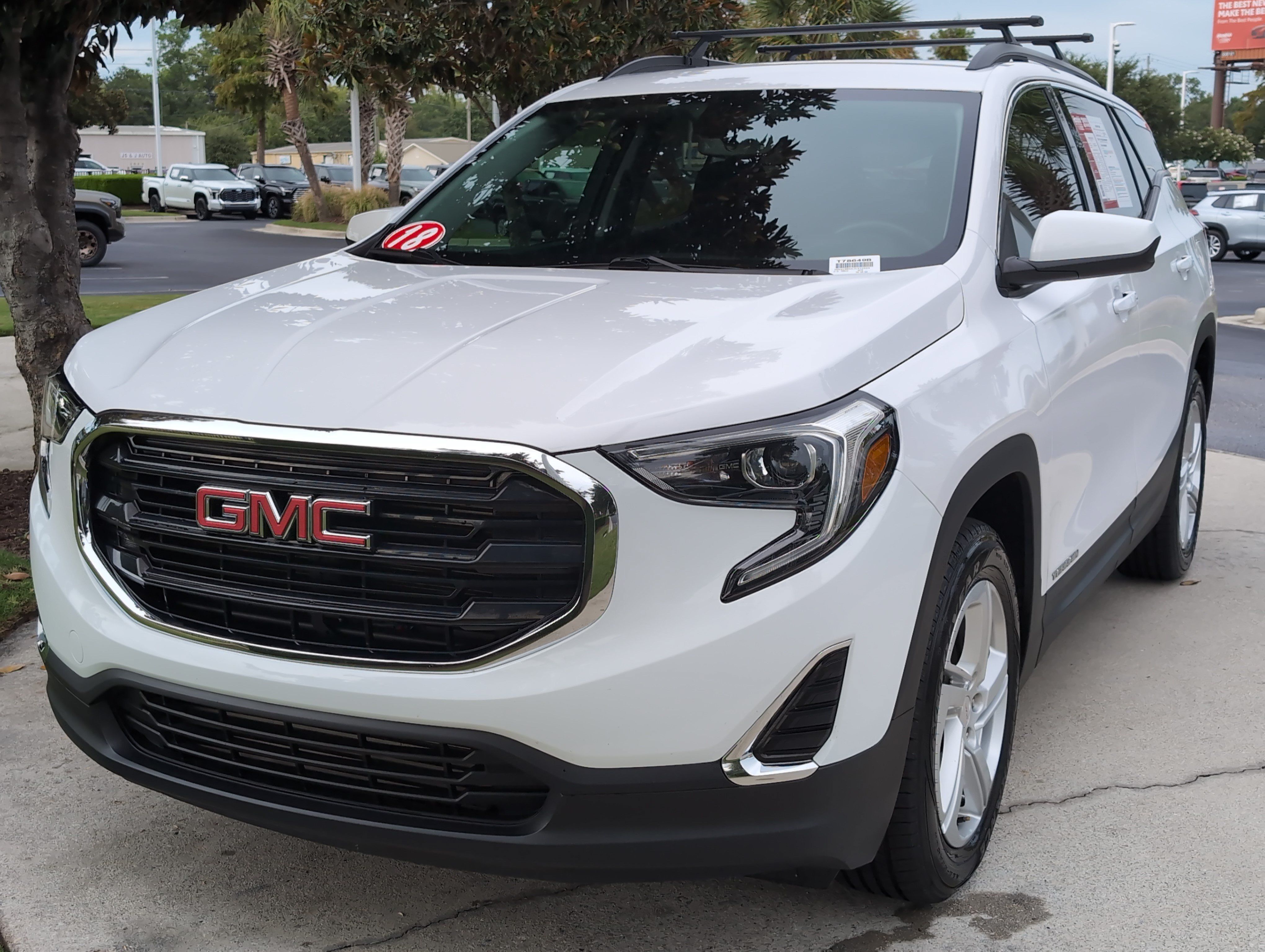 Used 2018 GMC Terrain SLE w/ Driver Convenience Package FWD image 5