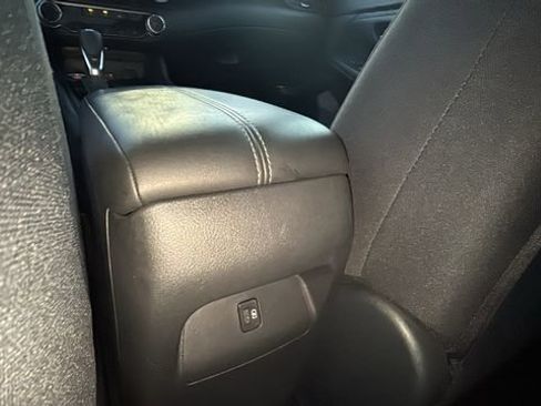 Used 2024 Nissan Sentra SV image 23