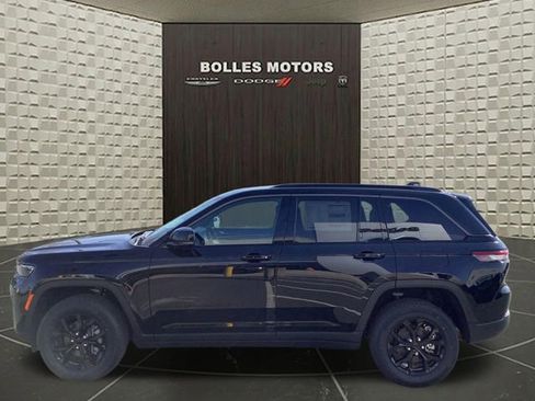New 2026 Jeep Grand Cherokee Altitude AWD/4WD image 5