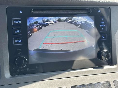 Used 2015 Toyota Sienna LE FWD image 21