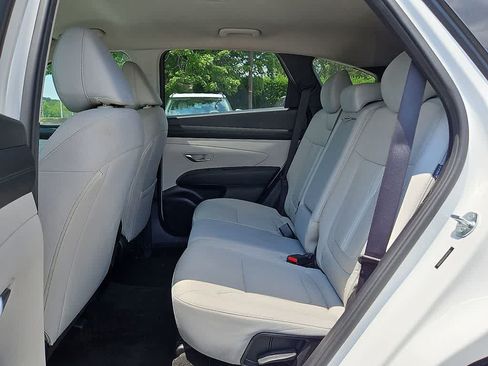 Used 2025 Hyundai Tucson SEL FWD image 9