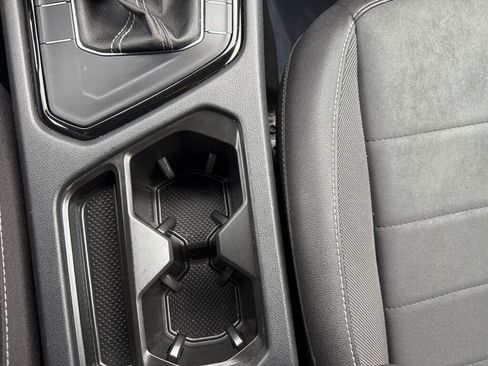 Used 2024 Volkswagen Taos SE image 22