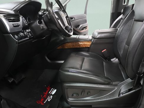 Used 2018 Chevrolet Suburban Premier AWD/4WD image 24