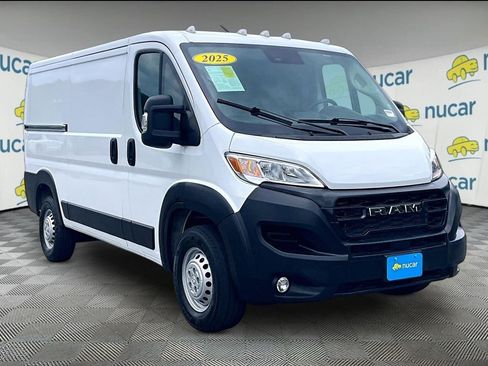 Used 2025 RAM ProMaster 2500 w/ Convenience Group FWD image 1