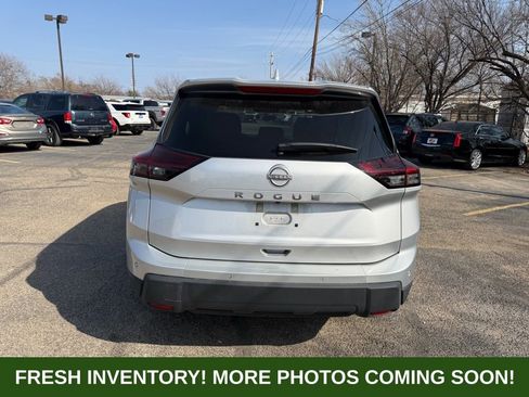 Used 2025 Nissan Rogue SV image 7