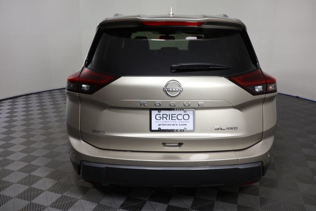 Used 2025 Nissan Rogue SL w/ SL Premium Package AWD/4WD image 7