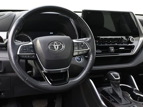 Used 2021 Toyota Highlander Platinum AWD/4WD image 12