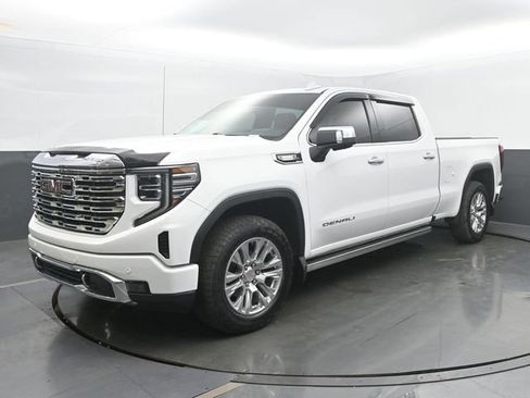 Used 2024 GMC Sierra 1500 Denali w/ Technology Package AWD/4WD image 1