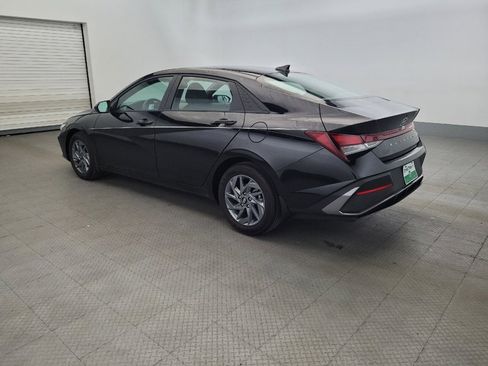 Used 2024 Hyundai Elantra SEL FWD image 3