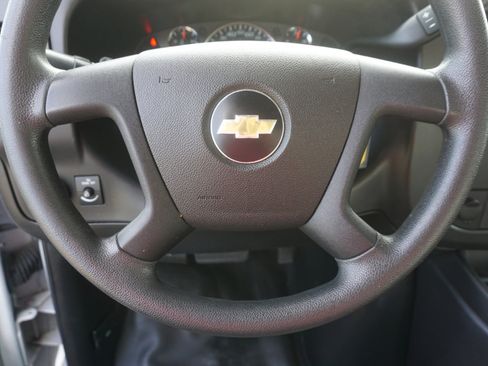 Used 2019 Chevrolet Express 3500 image 9