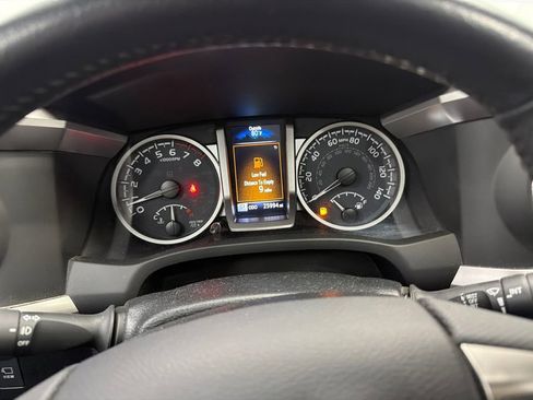 Used 2022 Toyota Tacoma Limited AWD/4WD image 28