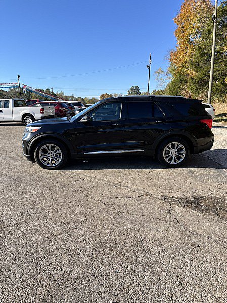 Used 2021 Ford Explorer Limited w/ Equipment Group 301A RWD image 4